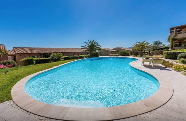 Apartment mit 1 Schlafzimmer und Meerblick und großem Pool