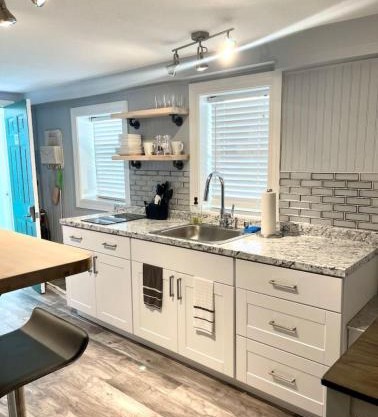 1 Bedroom, steps to the Beach