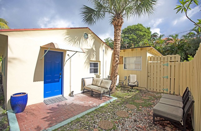 1 Bedroom Unit Completely Renovated close to Atlantic Ave and Beach