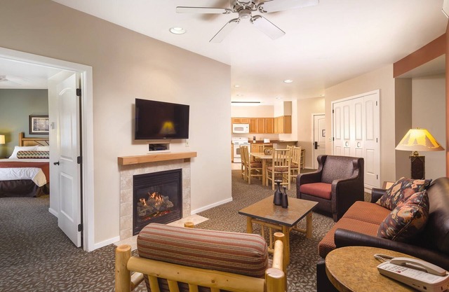 1 Meile vom Parkeingang! RESORT 2 Bed / 2 Bath Condo ~ Pool ~ Whirlpool ~ Fitnessraum
