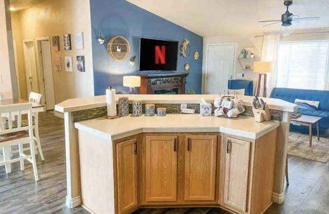 1 block from water! 4 bedrooms! Gatedparking@Paseo