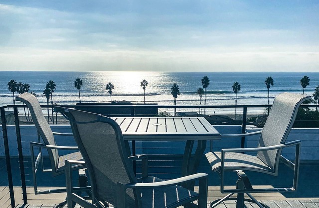 1 Block zum Strand, neu renovierte 2/2 Beach Resort Condo w / private Terrasse und Pool