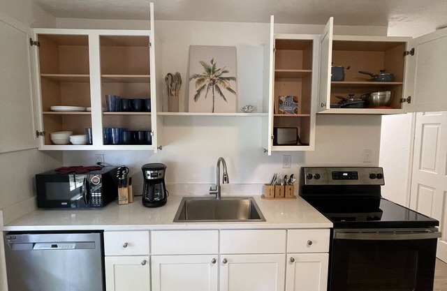 1 block to the beach, perfect!