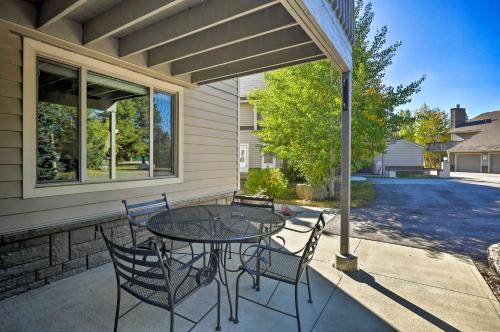 1 Block to Waterfront Grand Lake Condo with Balcony