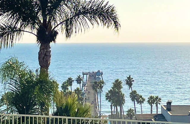 1 BR / 2 BA Luxury Condo! Ocean & Pier Views! 4 min walk to beach!