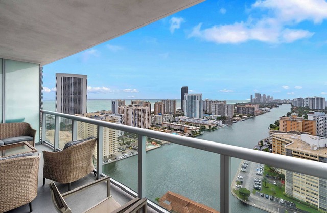 1 BR Apartment with Pool & Gym