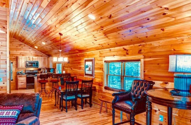 1 BR Cabin at Lodges at Eagles Nest - Gated Community
