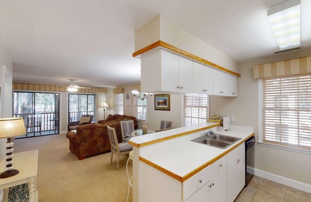 1-BR Golf Suites Views and Amenities