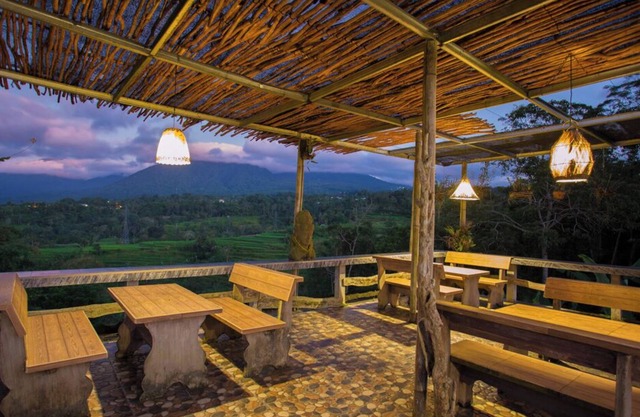 1 BR Grand Deluxe with Mountain View near Bedugul