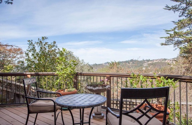 1-BR HILL-TOP RETREAT! GESAMTE WOHNUNG NR. UC BERKELEY IN HERRLICHER HOLZGEBIET