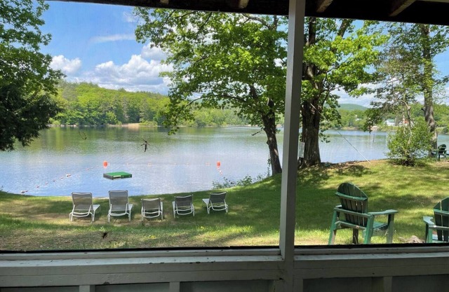 1 BR Waterfront Cottage mit Sonnenuntergängen in den Bergen