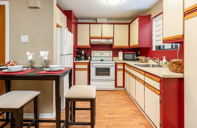1 - CHIC DESIGNER LOVELY BEAUTIFUL COSY FLAT 1BDR
