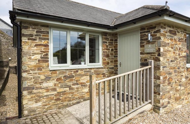 1 Coachman's Cottage, Hillfield Village