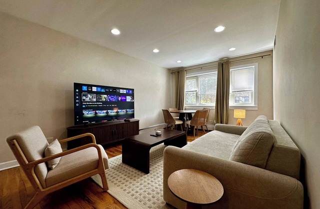 1 GB Wi-Fi, 1 Reserved Parking Space, Sleeps 4