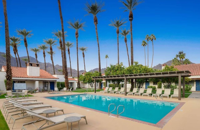 1 King Room, La Quinta Resort & Club, 41 Pools, 5 Championship Golf Courses