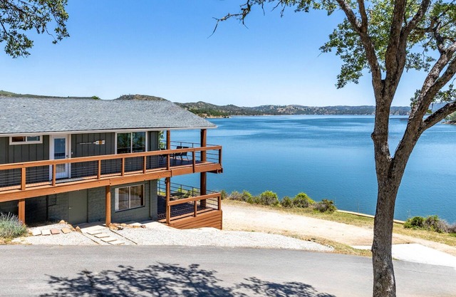 Lakefront House, Wünschenswert Bee Rock-Location - 1 von 7 privaten Halbinsel Einheiten