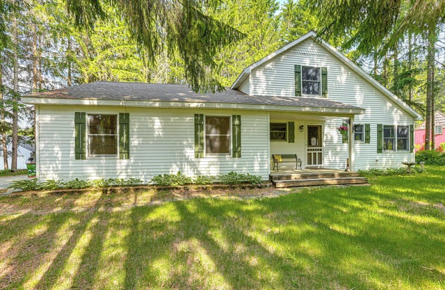 < 1 Mi to ATV & Hiking Trails: Cadillac Retreat