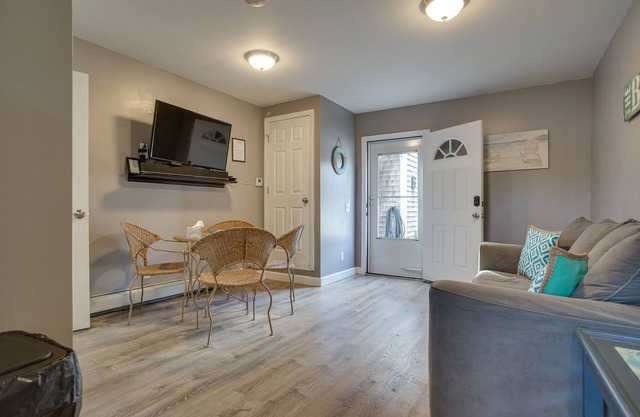 ~ 1 Mi to Beach: Cape Cod Apt in South Yarmouth