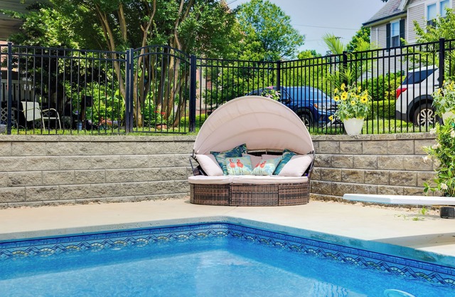 1 Mi to Downtown Lynchburg: Cozy Apt w/ Pool