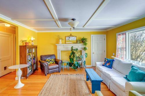1 Mi to Dtwn Beautiful Home in Williamstown!