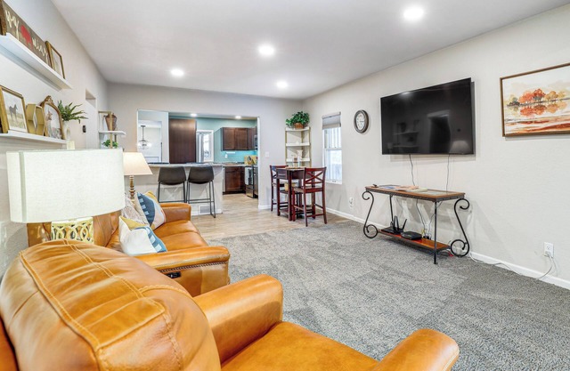 1 Mi to Dtwn Casper: Homey Getaway w/ Yard!