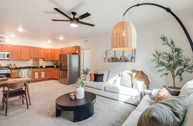 1 Mi to Dtwn Flagstaff: Condo w/ 2 Balconies!