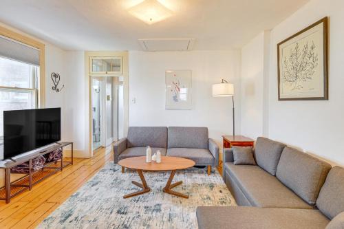1 Mi to Dtwn Schenectady Apt in Stockade District