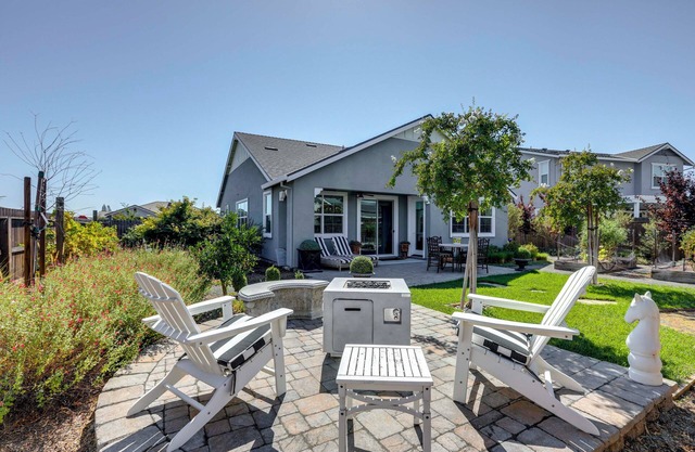 1 Mi to Dtwn Winters: Home w/ Fire Pit & Patio!