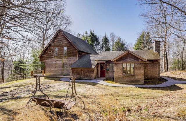 1 Mi to Foxwoods Casino: Couple's Retreat w/ Patio