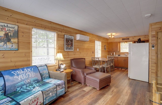 1 Mi to Greers Ferry Lake: Cabin w/ Pool Access