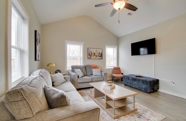 < 1 Mi to Lake Ontario: Oswego Group Retreat