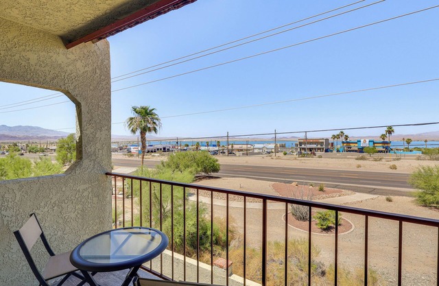 1 Mi to Lake Havasu: Outdoor Rec Hub w/Views!
