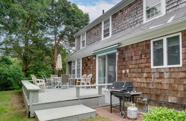 1 Mi to Marina Hyannis Home with Furnished Deck