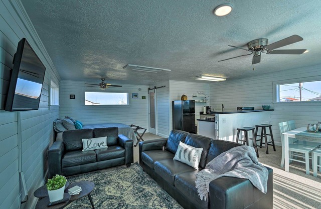 NEU! Einladendes Studio - ½ Meile zum Surfside Beach!