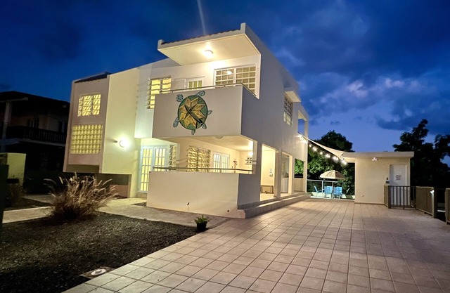 * 1 MILE FROM THE BEACH! * Quiet dead end street in great location! *