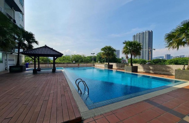 1 min Next to LRT CHERAS 68 with Shared Area