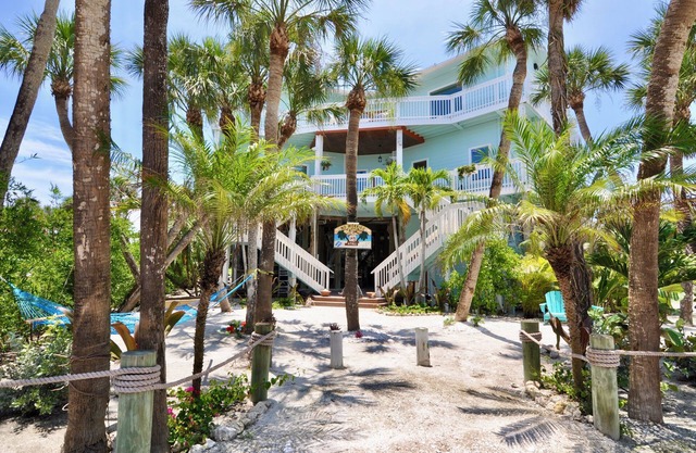 1 Minute zum Strand, neues Luxushaus, Pool ist beheizt und abgeschirmt, Blick auf den Golf,