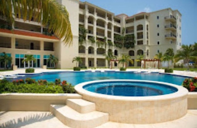 #1 rated Landmark Resort on Cozumel Ocean view, large 3 bdrm suites 5 stars