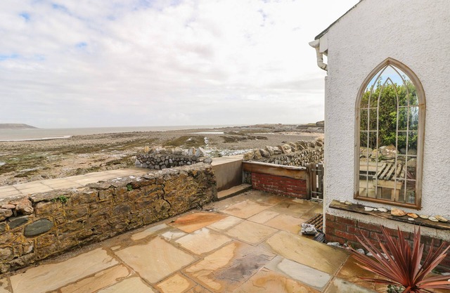 1 Salt Cottage