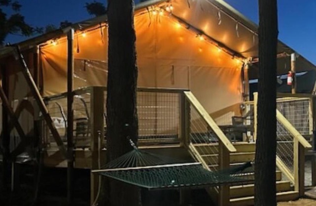 #1 Sons Rio Cibolo Safari Cabin