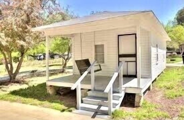 #1 Stay on Elvis Presley Drive 1 mi to I 22, near aquatic ctr, downtown, arena.