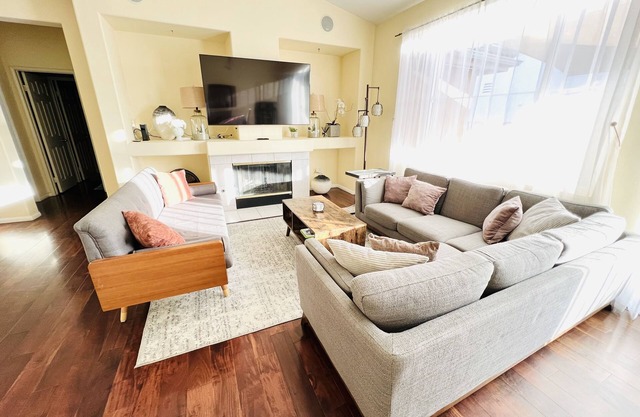 1-Story Cottage 6-min to Beach & Old Town Ventura