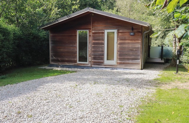 1 STREAMSIDE, pet friendly, country holiday cottage in Lanreath
