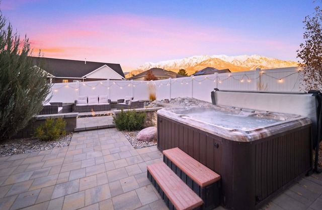 #1 Spring Retreat/Custom Sauna/Theatre/Lux MTN Spa