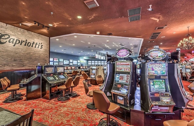 1 x Sedona River View Queen Smoking Room at Edgewater Casino Resort