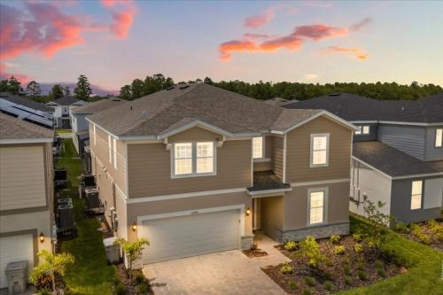 10 Bedrooms 8 Bathrooms Windsor Cay 15770 Cc