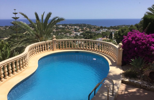 Ort! Ort! Ort!... Wohnung, privater Pool und herrlichem Meerblick