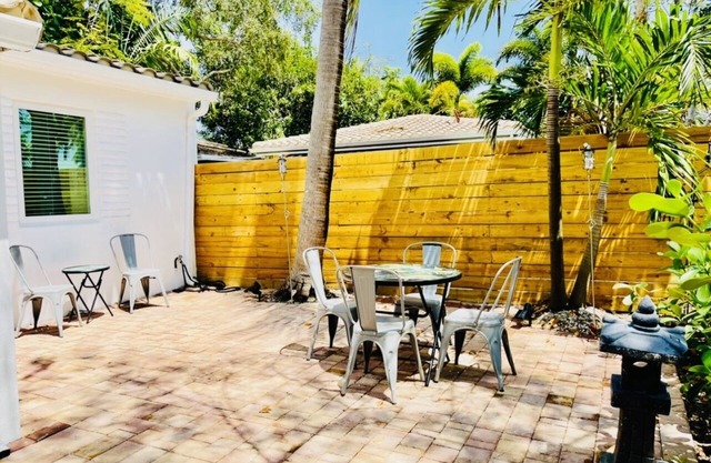 10% Gorgeous Cottage close to Downtown & Fort Lauderdale beach