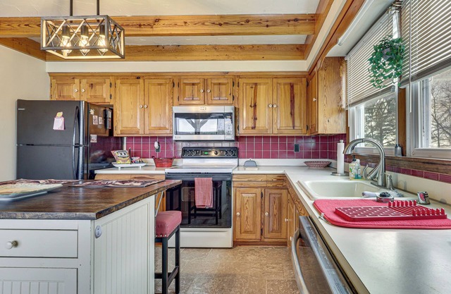 10 Mi to Bryce Resort: Peaceful Home on 10 Acres