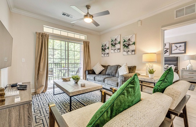 10 Mi to Disney World: Modern Condo w/ Resort Pool